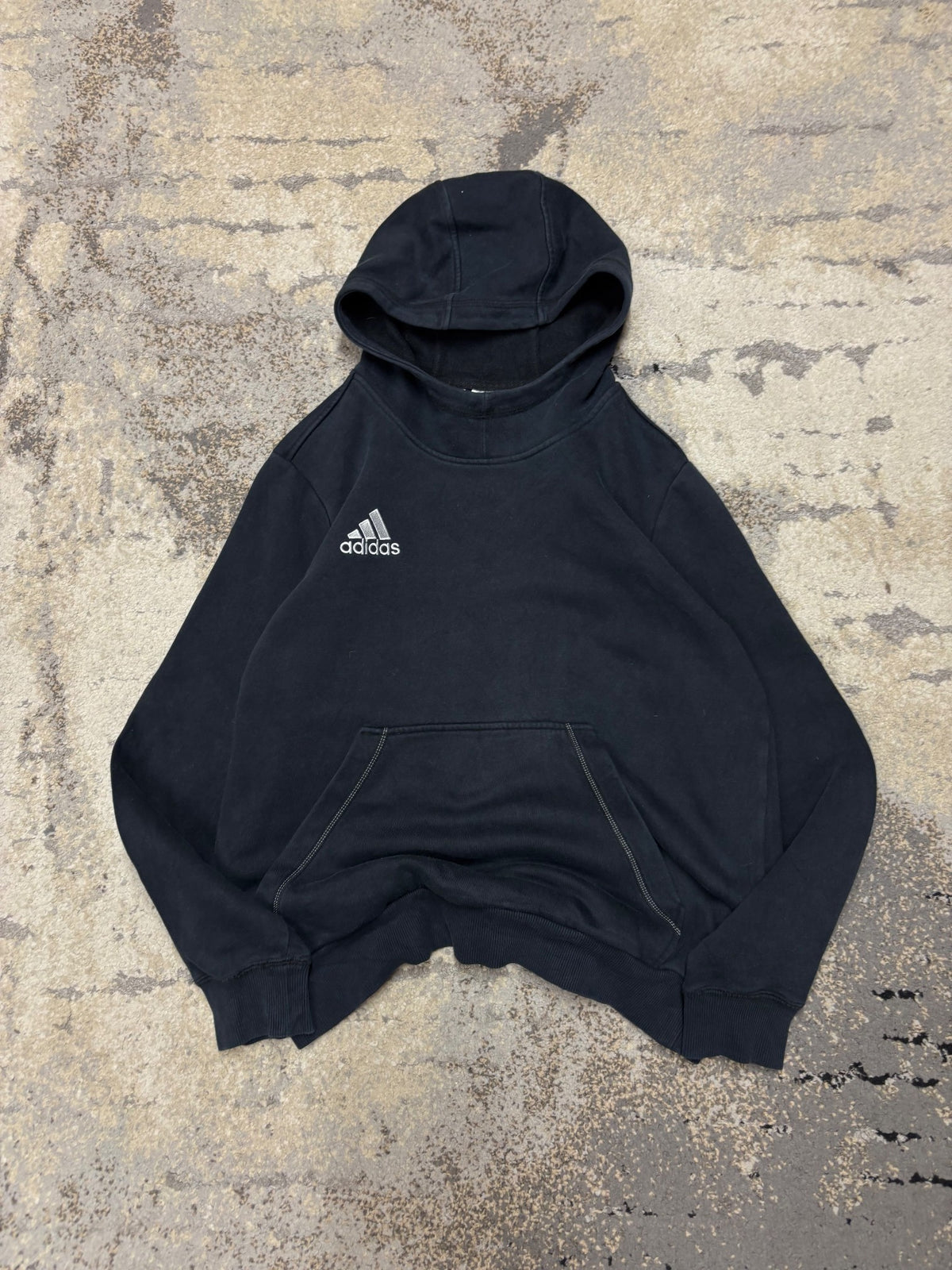 Bluza Adidas hoodie, dziecięce w bardzo dobrym stanie rozmiar 164 cm / 14 lat, widok z przodu