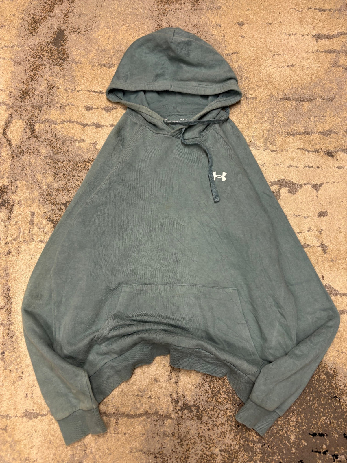 Bluza Under Armour hoodie, męskie w bardzo dobrym stanie rozmiar L, widok z przodu