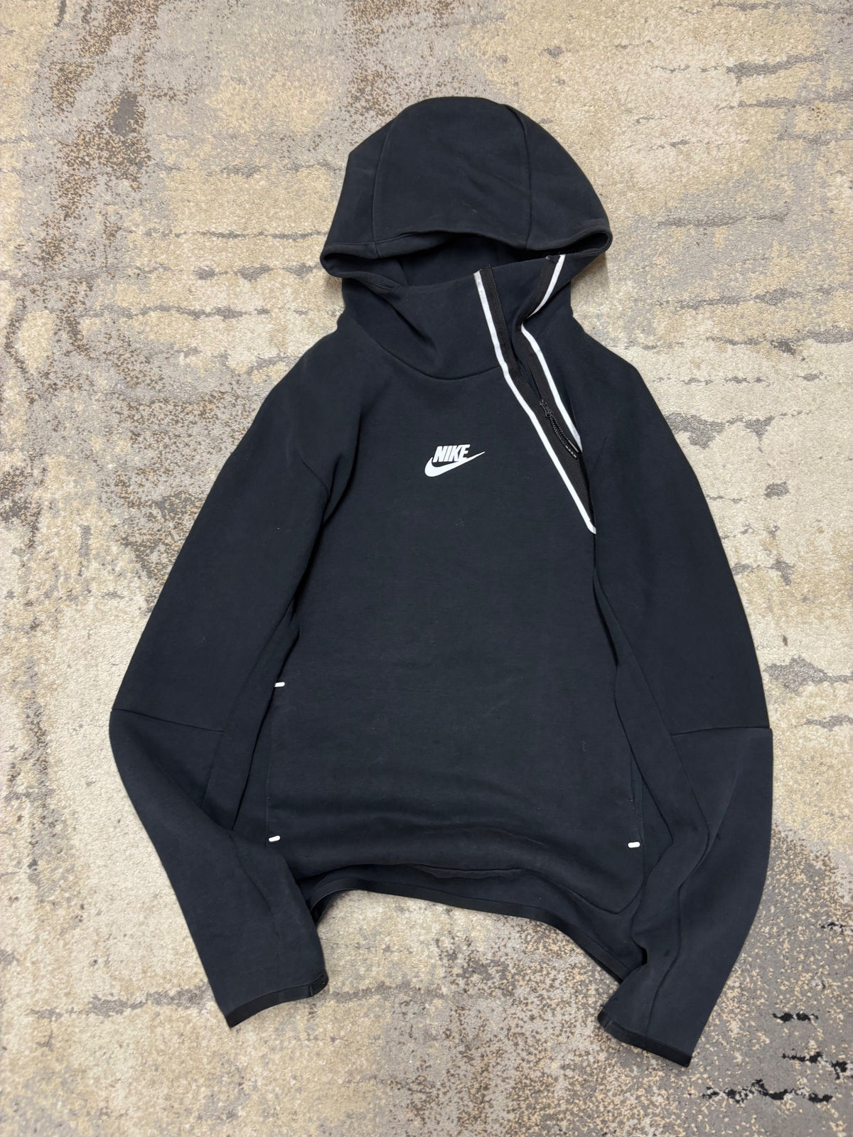 Bluza Nike Tech Fleece, damskie w dobrym stanie rozmiar XS, widok z przodu
