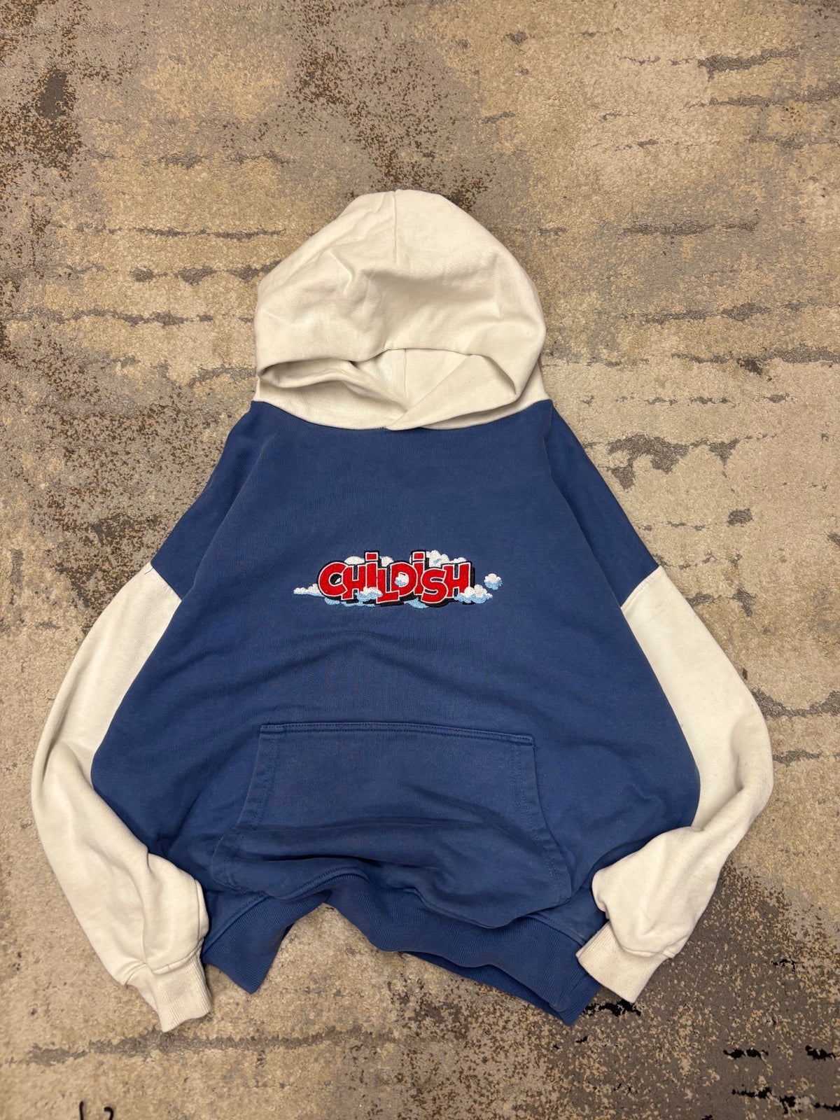 Bluza Childish hoodie, damskie w dobrym stanie rozmiar XS, widok z przodu
