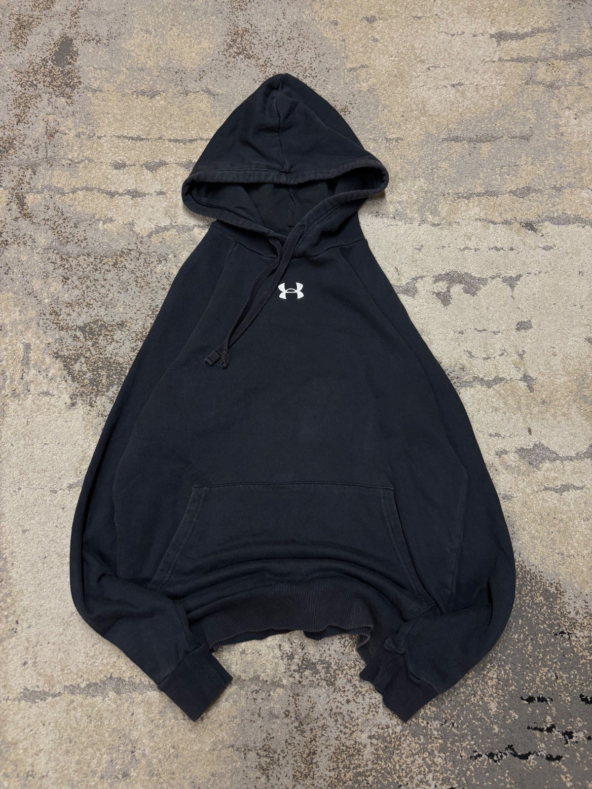 Bluza Under Armour hoodie, męskie w bardzo dobrym stanie rozmiar XS, widok z przodu