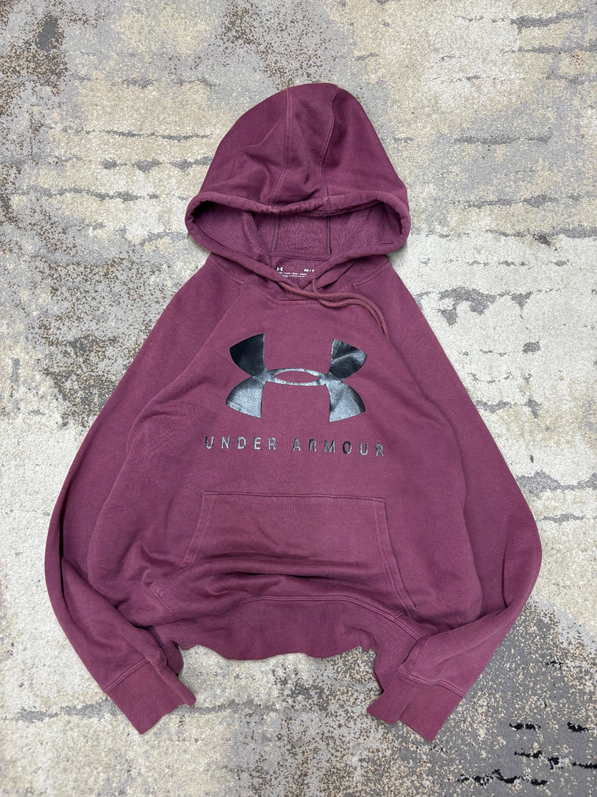 Bluza Under Armour hoodie, damskie w dobrym stanie rozmiar S, detal