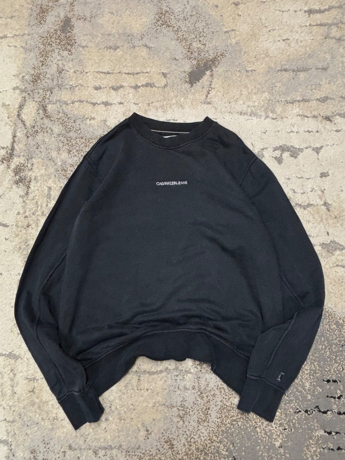 Bluza Calvin Klein crevneck, męskie w bardzo dobrym stanie rozmiar M, widok z przodu