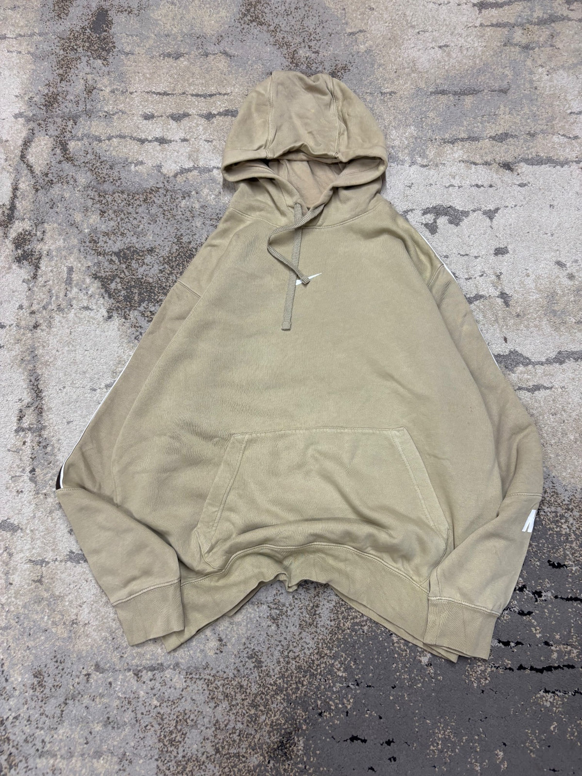 Bluza Nike hoodie, męskie w dobrym stanie rozmiar L, detal