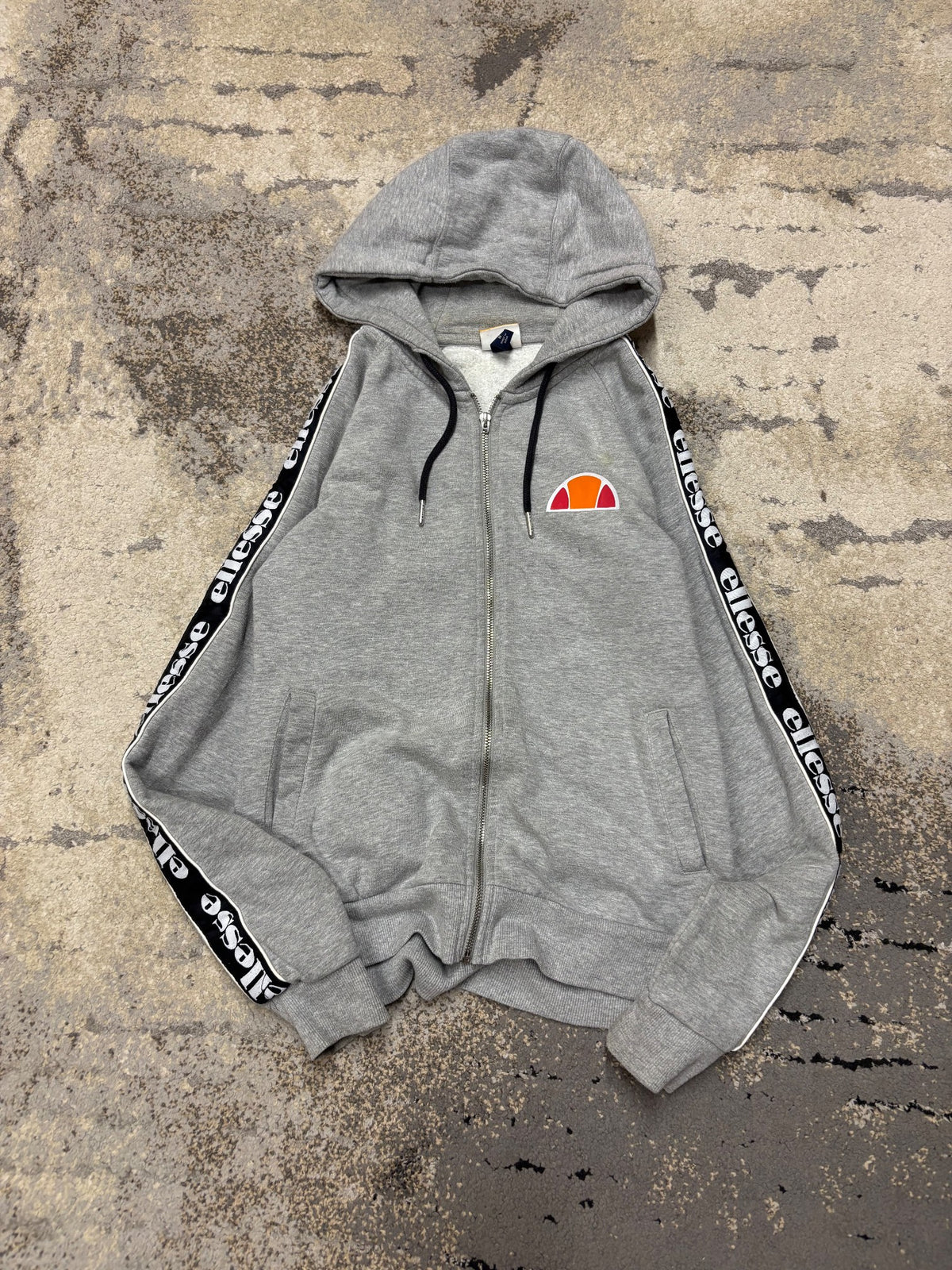 Bluza Ellesse zipp, damskie w bardzo dobrym stanie rozmiar S, widok z przodu