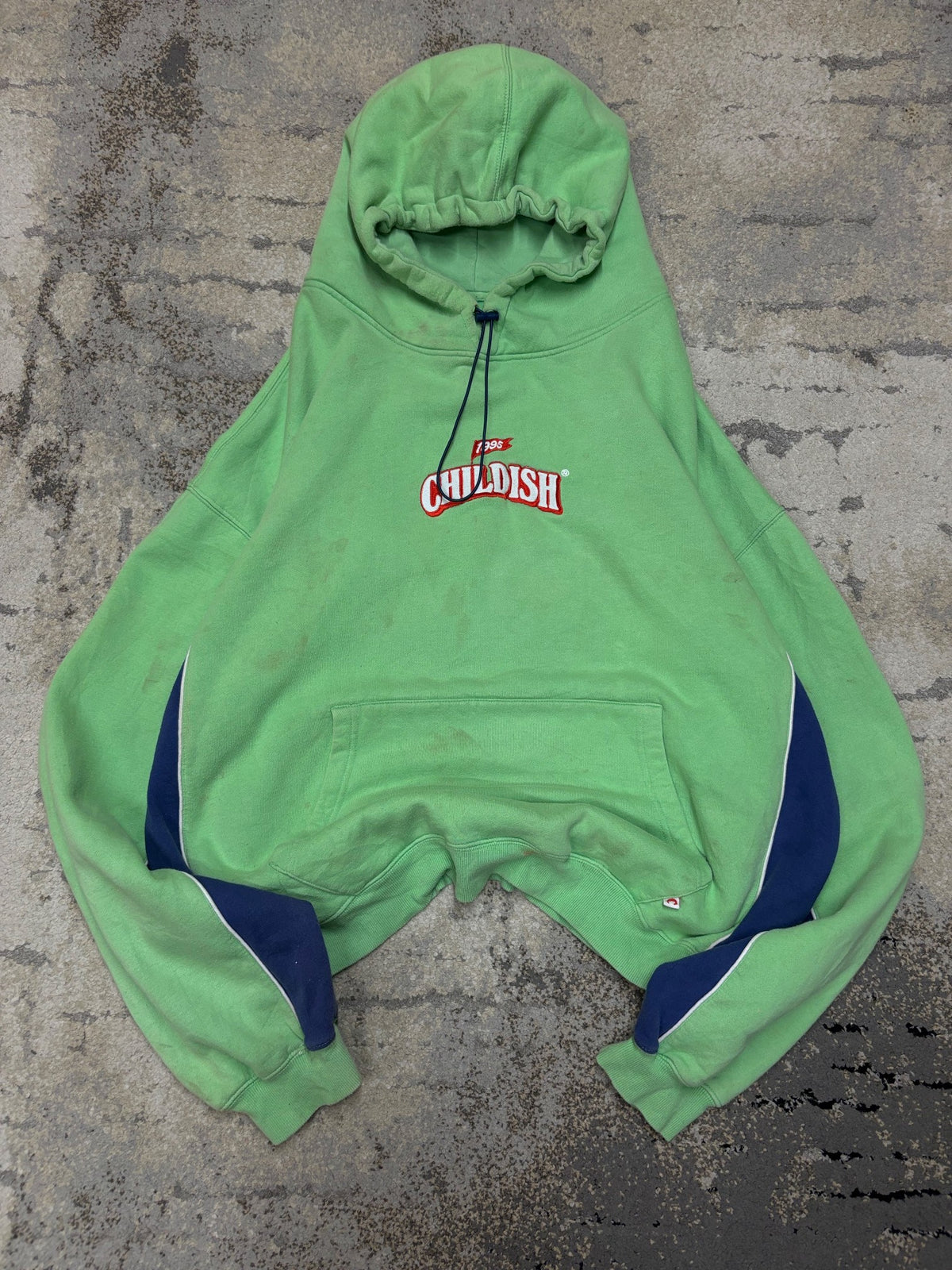 Bluza Childish hoodie, damskie w dobrym stanie rozmiar XXXL, widok z przodu