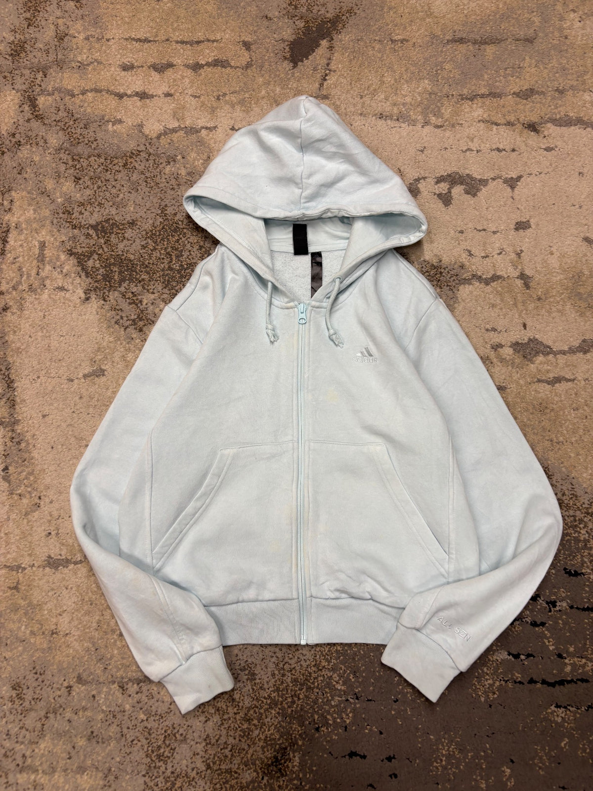 Bluza Adidas hoodie, damskie w dobrym stanie rozmiar S, widok z przodu