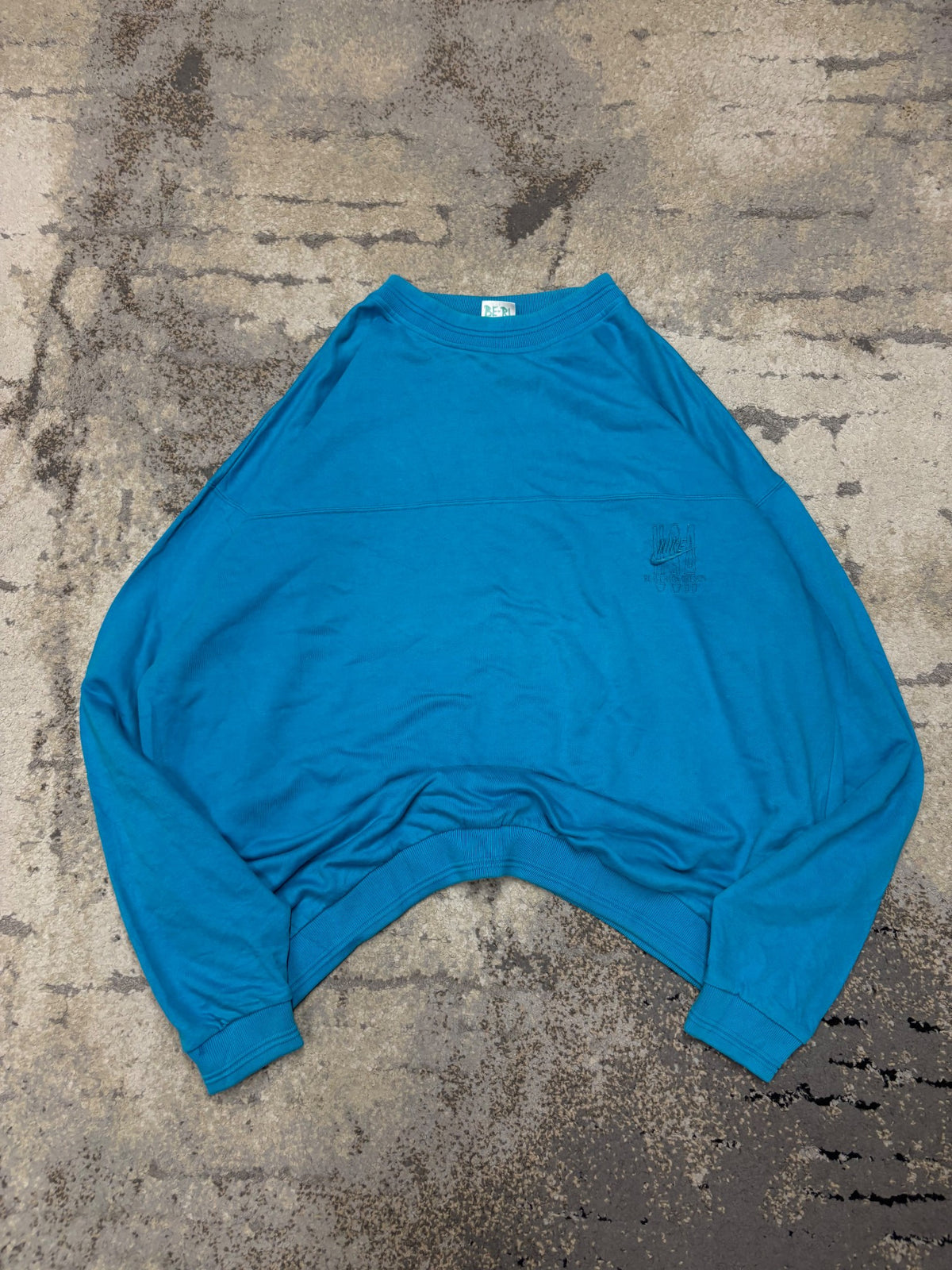 Bluza Nike crevneck vintage retro y2k, damskie w bardzo dobrym stanie rozmiar XXL, widok z przodu