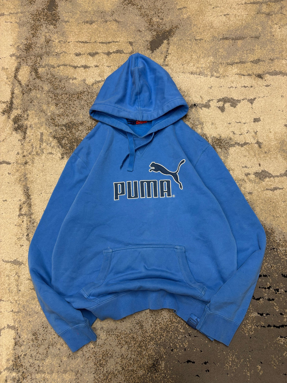 Bluza Puma hoodie, męskie w bardzo dobrym stanie rozmiar L, widok z przodu