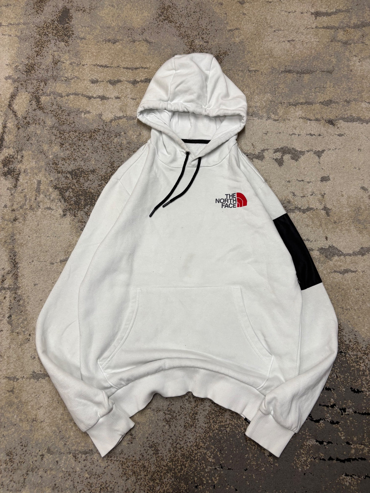 Bluza The North Face hoodie, męskie w dobrym stanie rozmiar S, widok z przodu