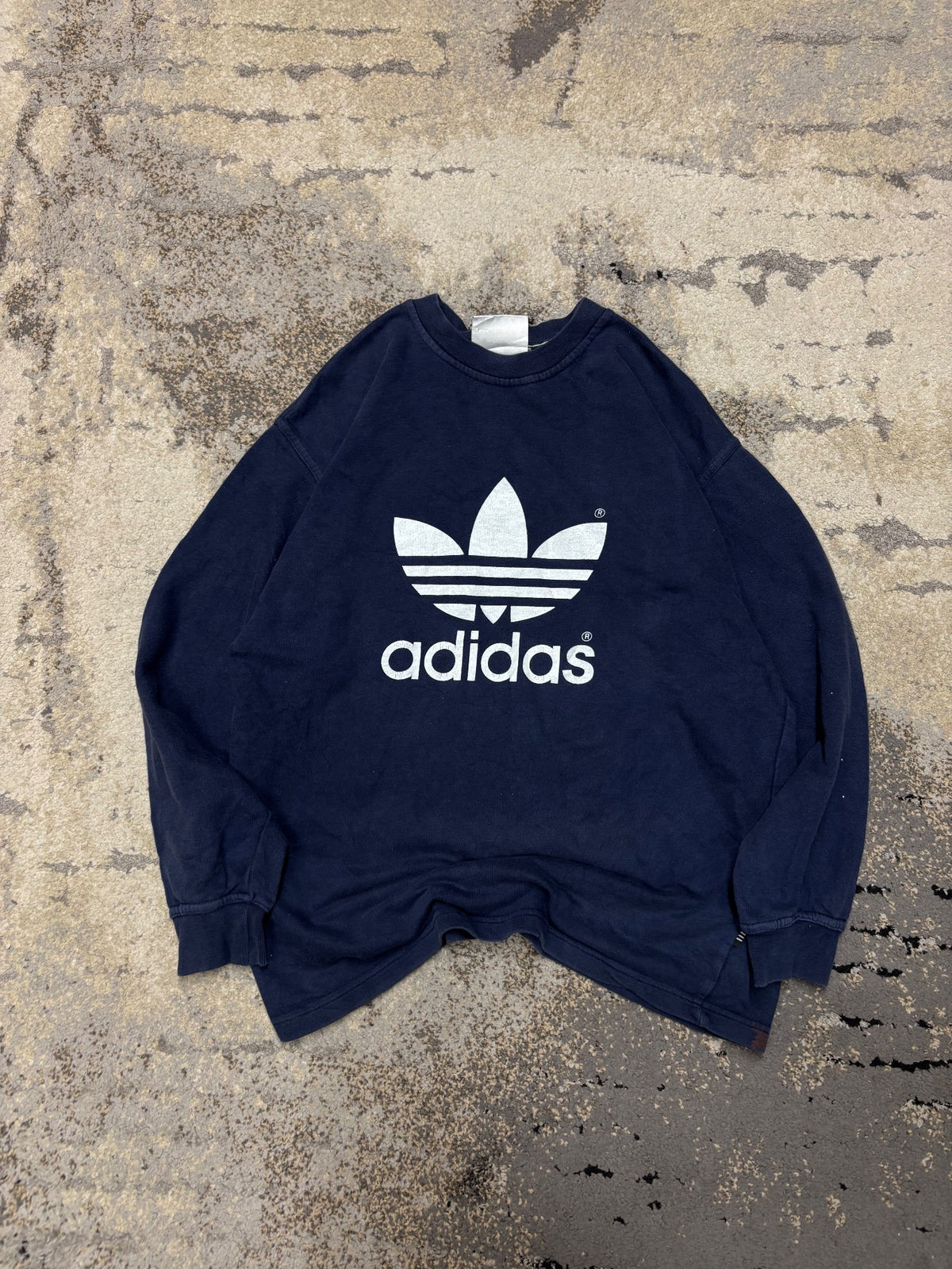 Bluza Adidas Vintage retro y2k crevneck, damskie w bardzo dobrym stanie rozmiar XS, widok z przodu