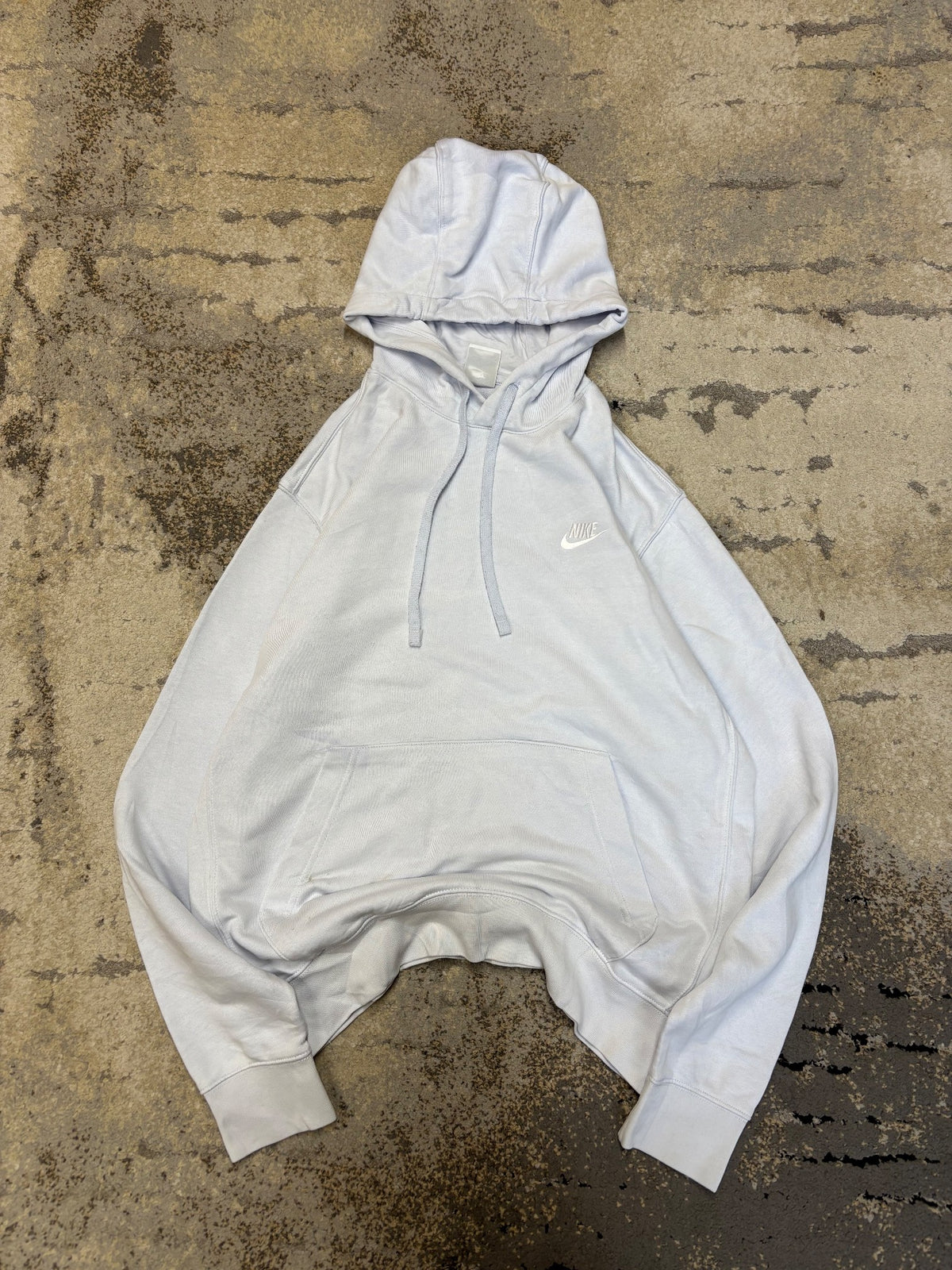 Bluza Nike hoodie, damskie w bardzo dobrym stanie rozmiar M, widok z przodu