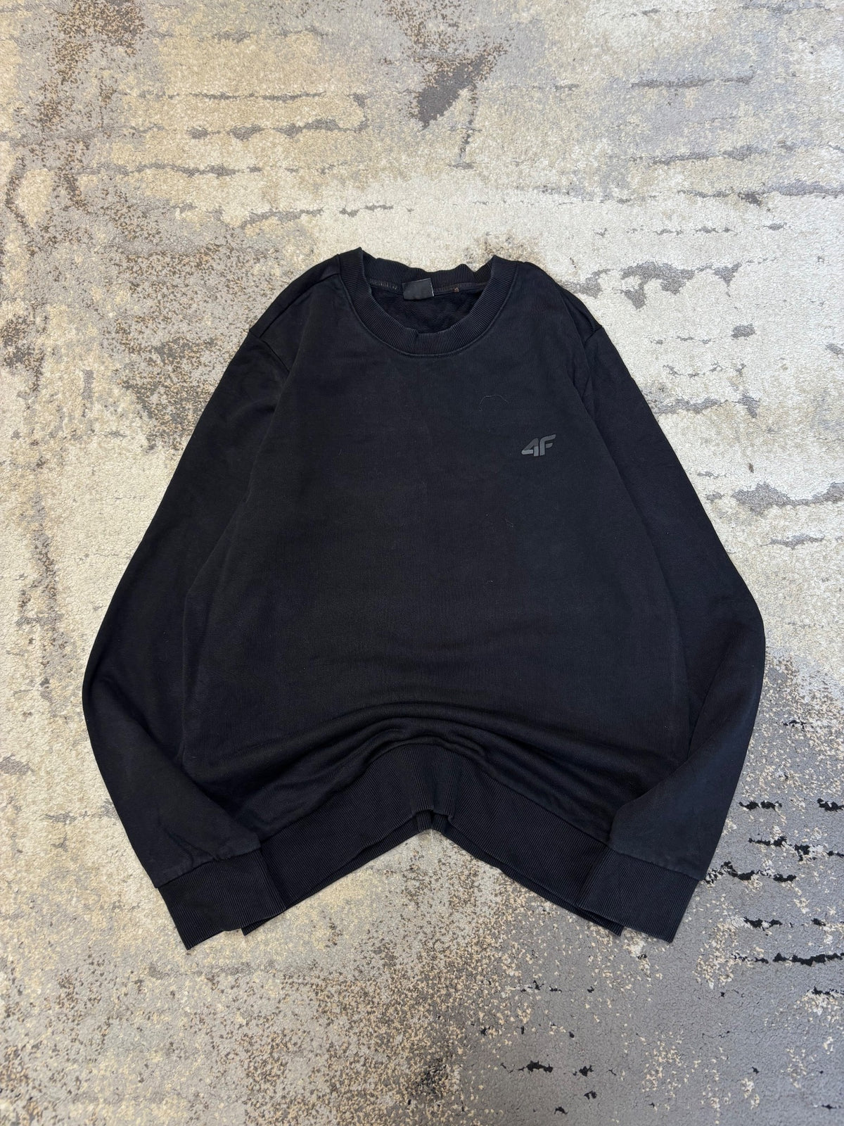4FIZJO Bluza 4F crevneck, damskie w bardzo dobrym stanie rozmiar L, widok z przodu