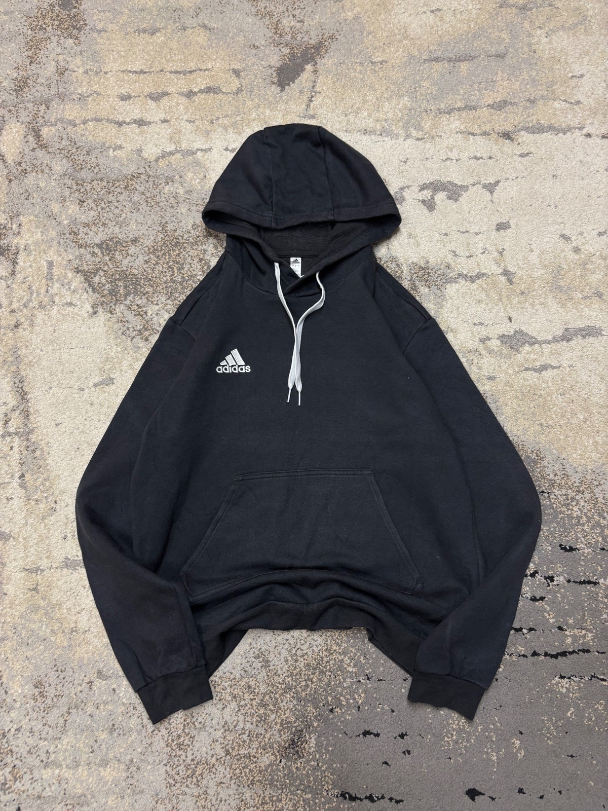 Bluza Adidas hoodie, damskie w bardzo dobrym stanie rozmiar S, widok z przodu