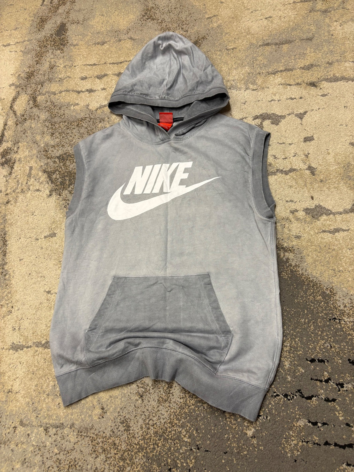 Bluza Nike hoodie, męskie w bardzo dobrym stanie rozmiar M, widok z przodu