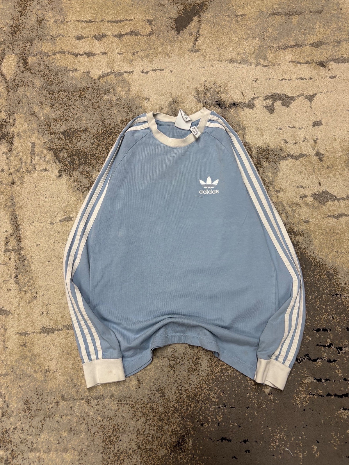 Bluzka Adidas, damskie w bardzo dobrym stanie rozmiar XS, detal
