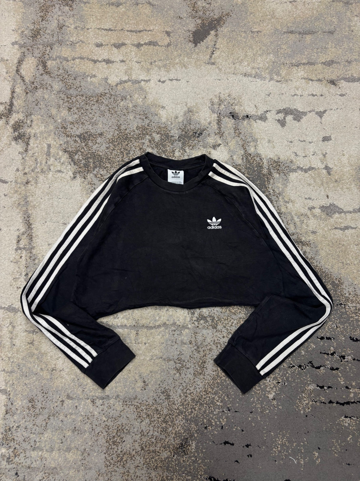 Bluzka Adidas, damskie w bardzo dobrym stanie rozmiar M, detal