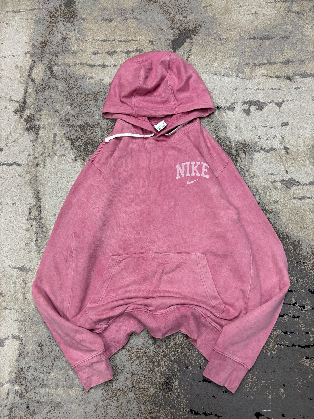 Bluza Nike hoodie, damskie w bardzo dobrym stanie rozmiar M, widok z przodu