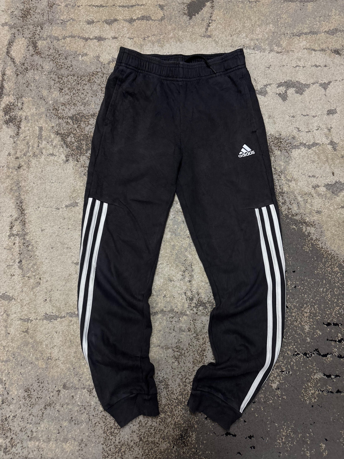 Dresy Adidas, dziecięce w bardzo dobrym stanie rozmiar 152 cm / 12 lat, detal