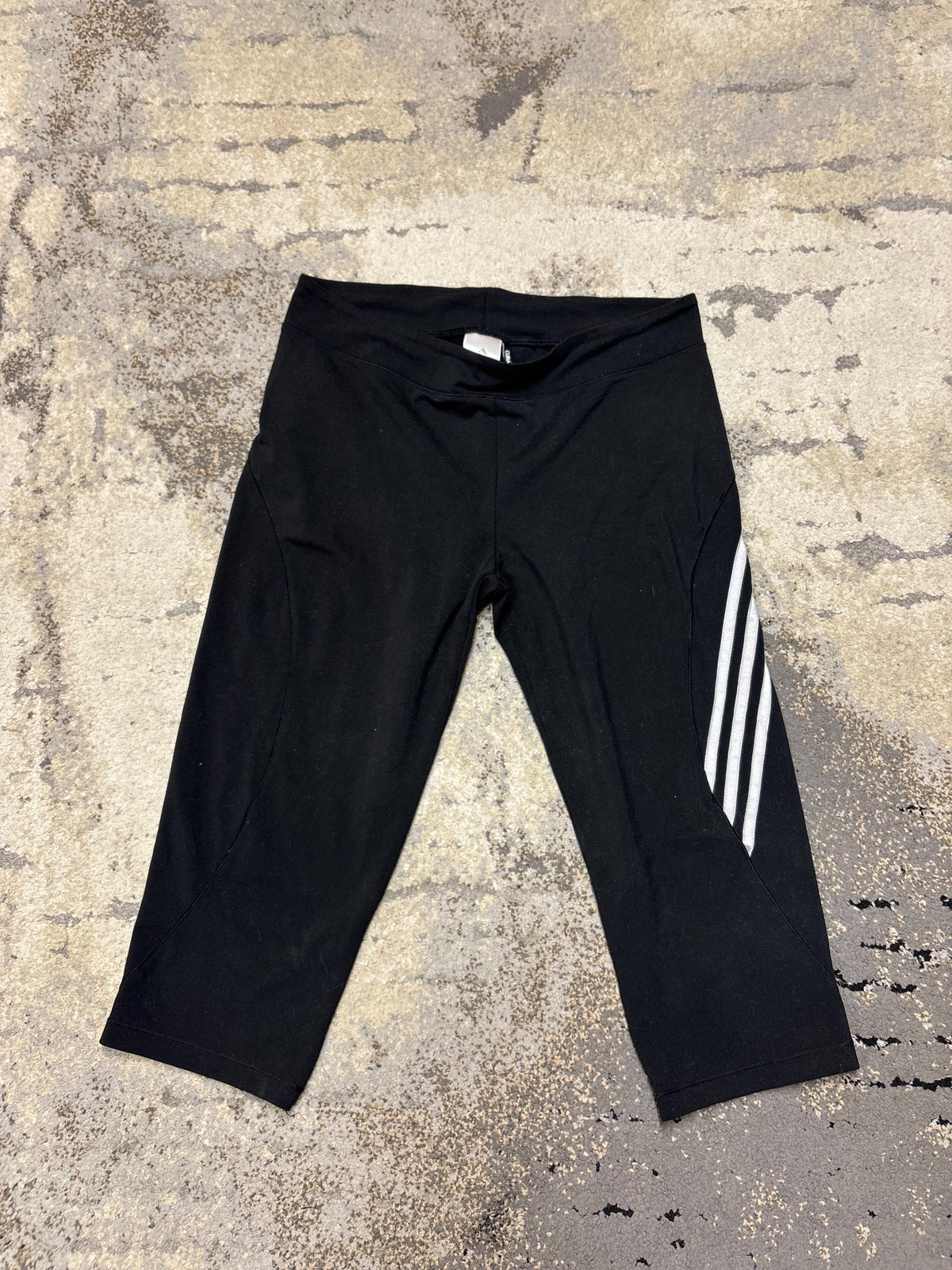 Legginsy adidas, damskie w bardzo dobrym stanie rozmiar M, detal