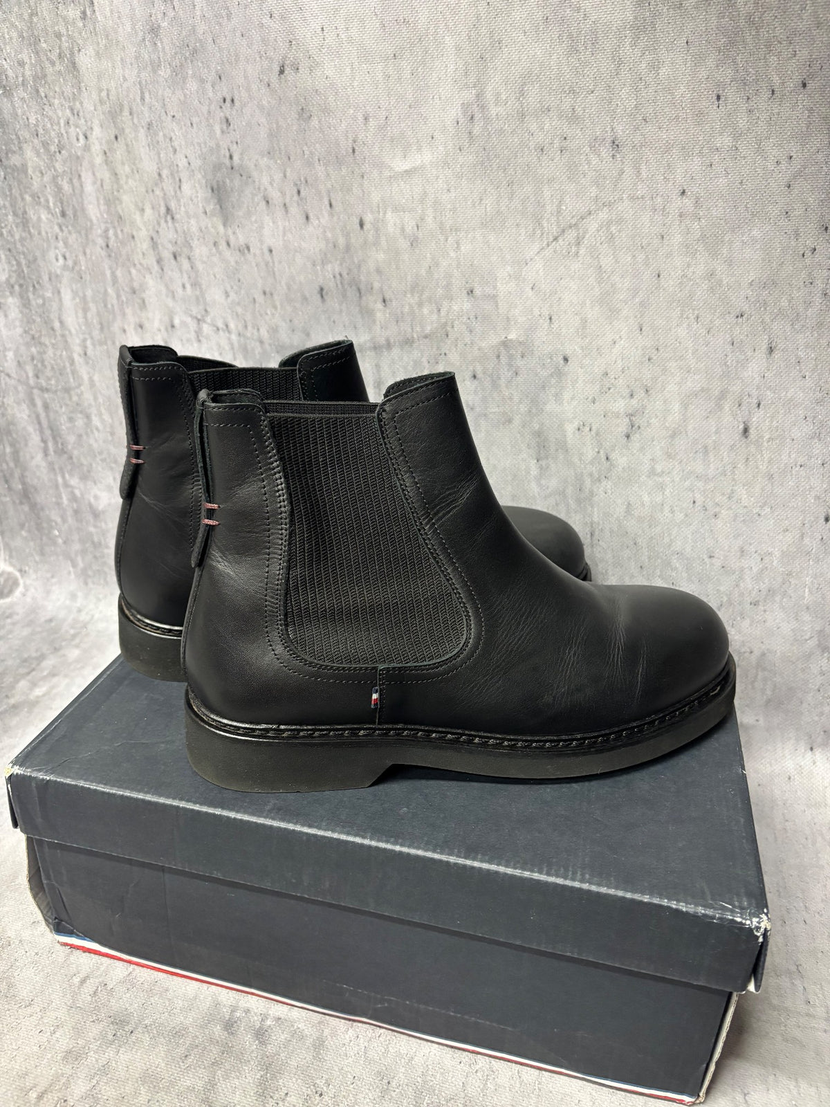 Tommy Hilfiger Sztyblety Tommy Hilfiger, botki męskie w bardzo dobrym stanie rozmiar 42, para butów
