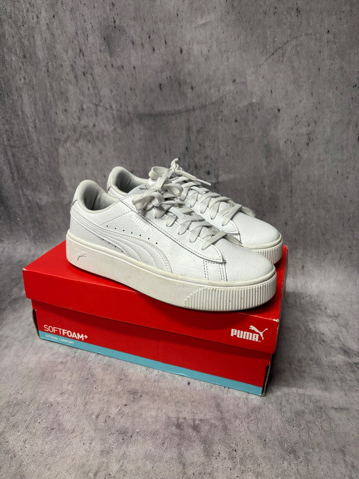 Puma Buty sneakersy puma, buty sportowe damskie w bardzo dobrym stanie rozmiar 37, para butów