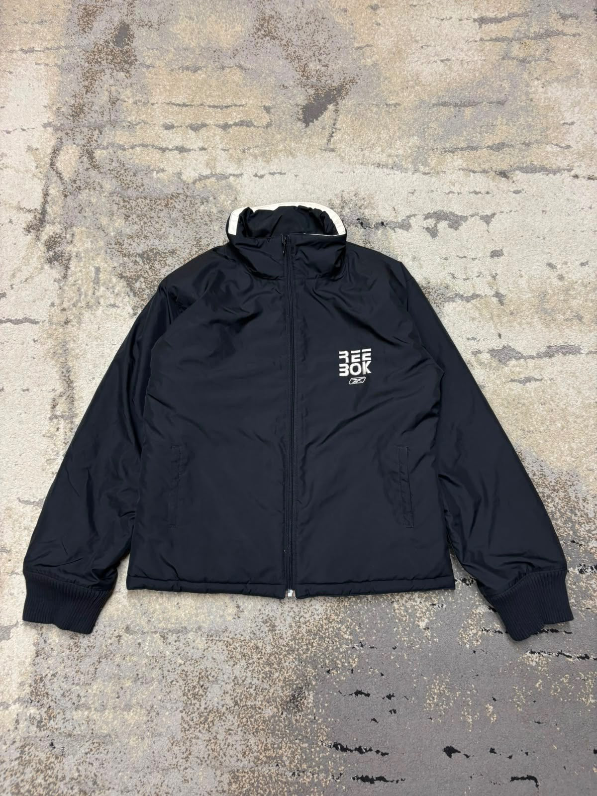 Kurtka ocieplana vintage retro Reebok haft Logo, męskie w bardzo dobrym stanie rozmiar S, widok z przodu