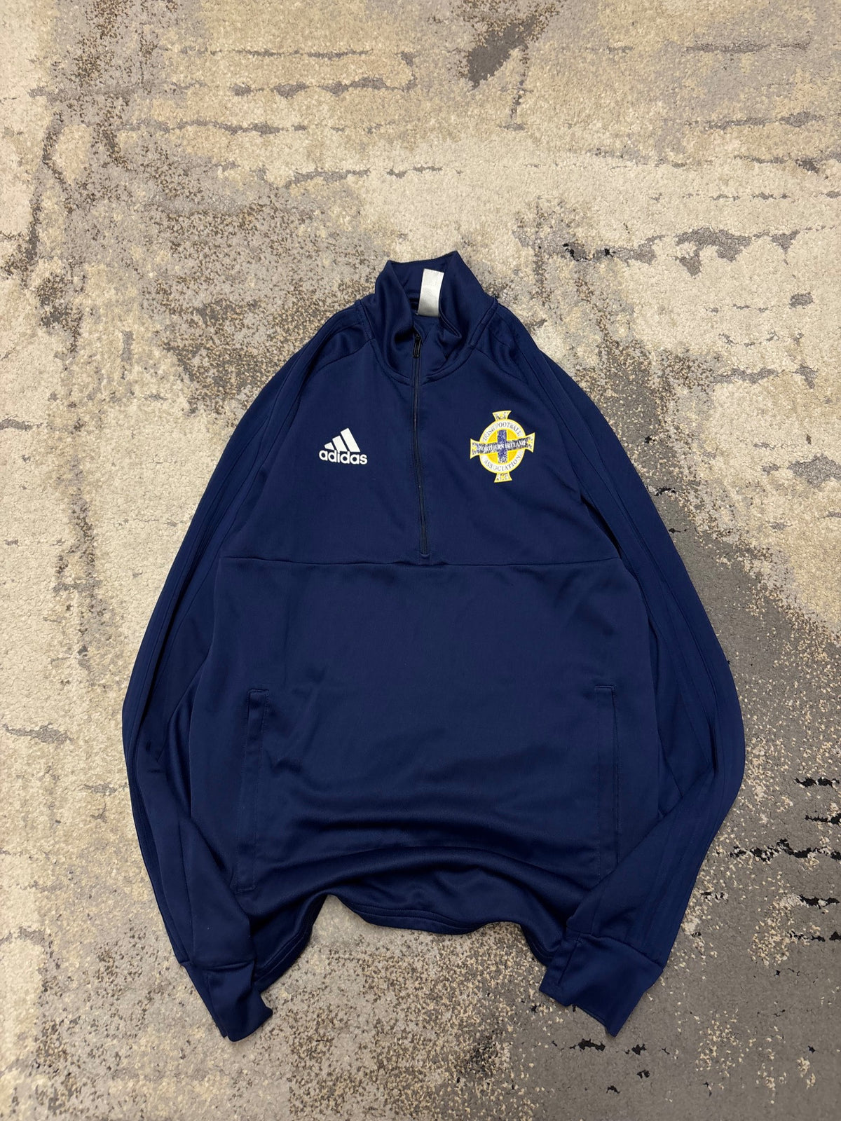 Bluza Adidas zipp, męskie w bardzo dobrym stanie rozmiar S, widok z przodu