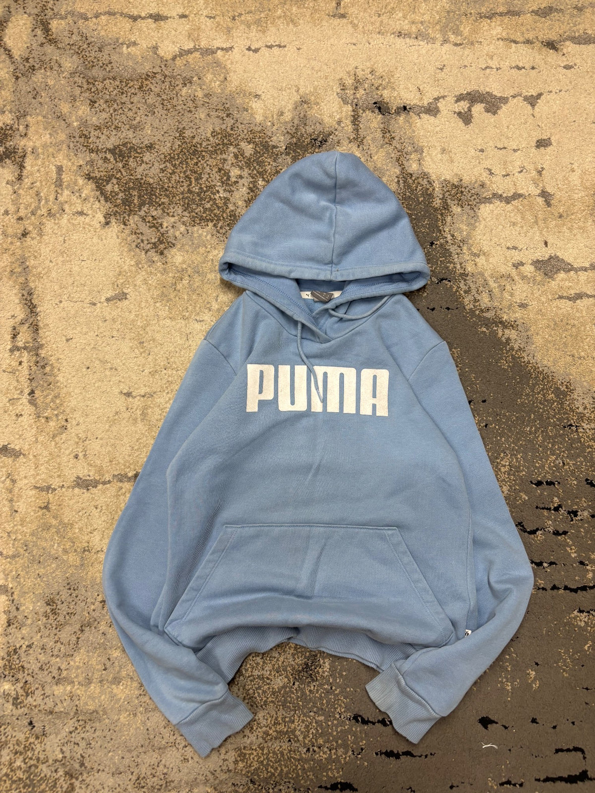 Bluza Puma hoodie, damskie w bardzo dobrym stanie rozmiar XS, widok z przodu