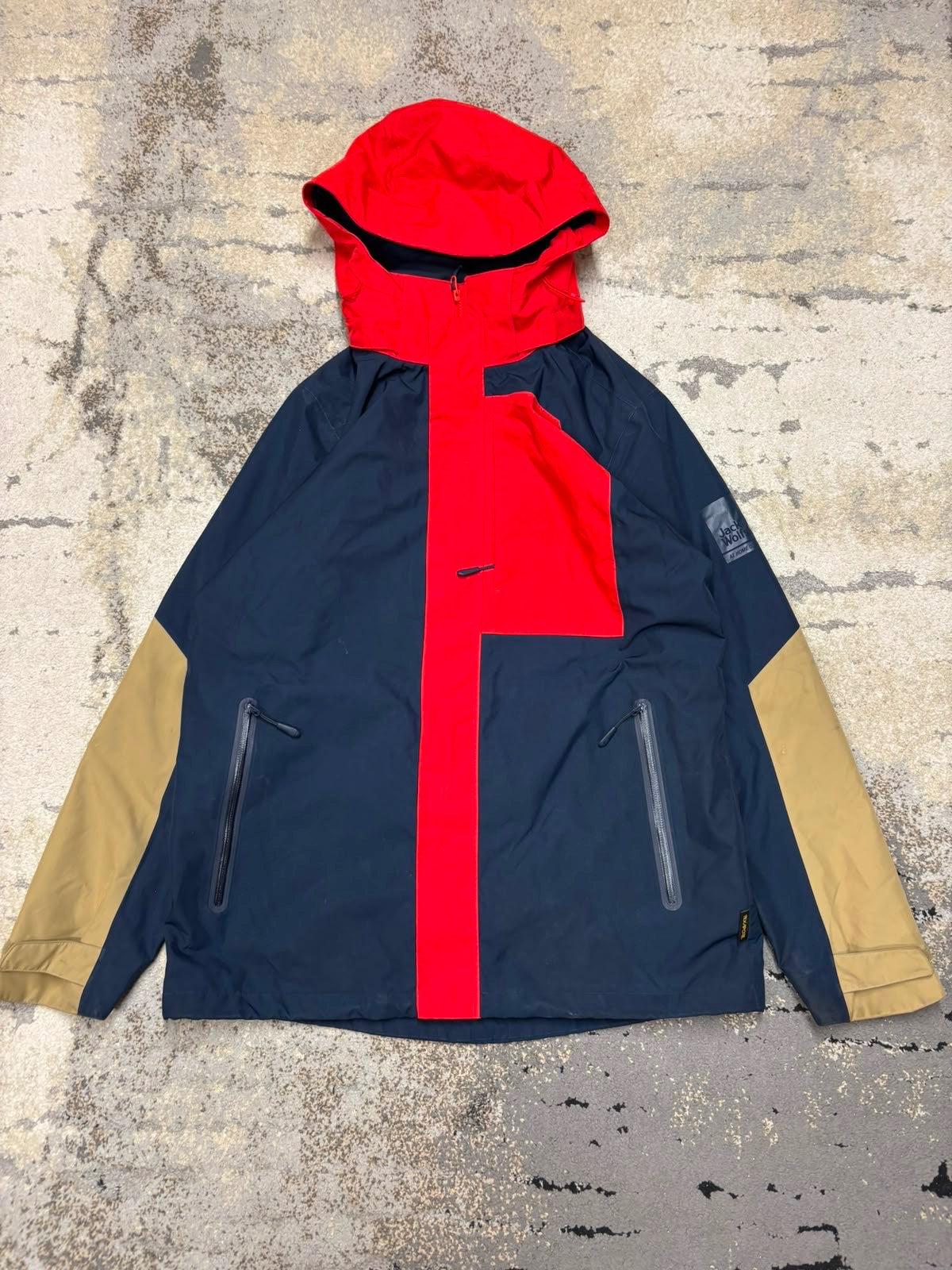 Kurtka wiatrówka nieprzemakalna outdoor Jack Wolfskin, męskie w bardzo dobrym stanie rozmiar L, widok z przodu