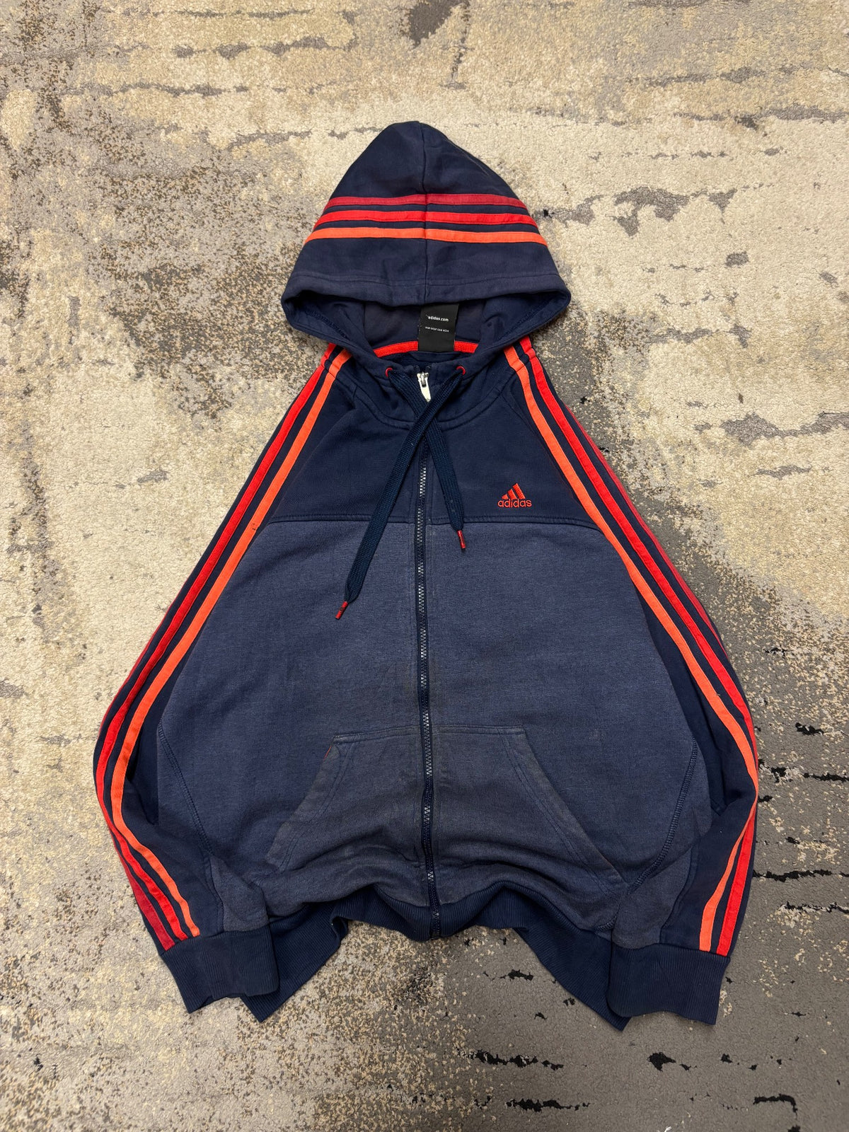 Bluza Adidas zipp, męskie w dobrym stanie rozmiar M, detal