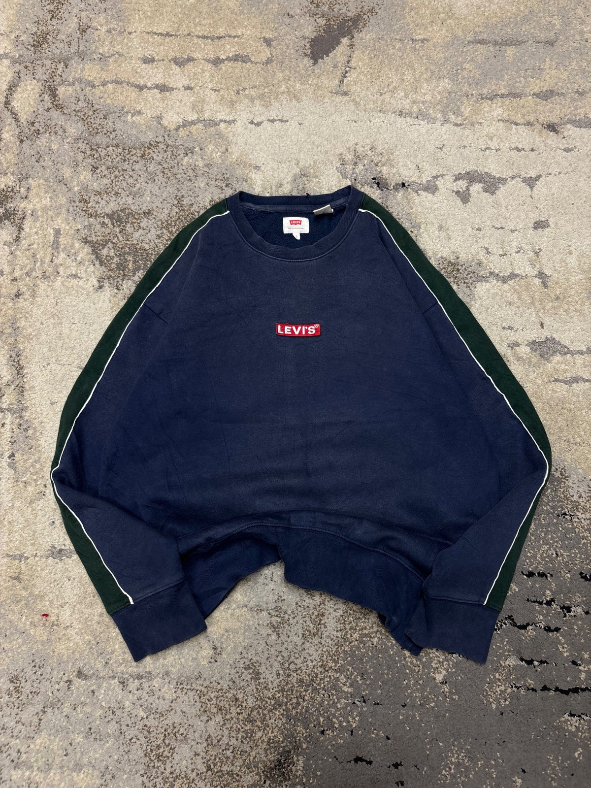 Levi's Bluza LEVI’S crevneck, damskie w bardzo dobrym stanie rozmiar S, widok z przodu