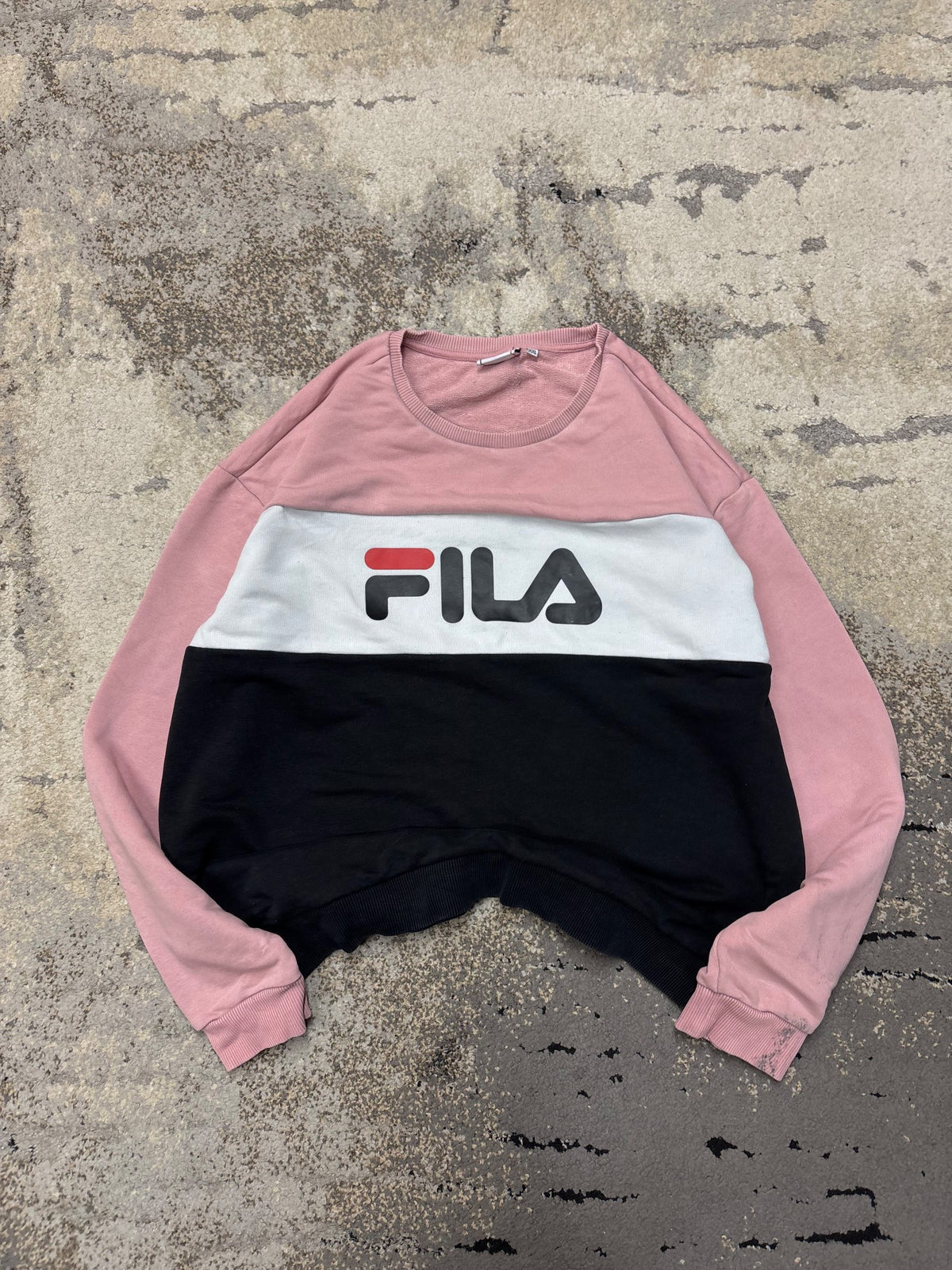 Bluza Fila crevneck, damskie w bardzo dobrym stanie rozmiar XXL, widok z przodu