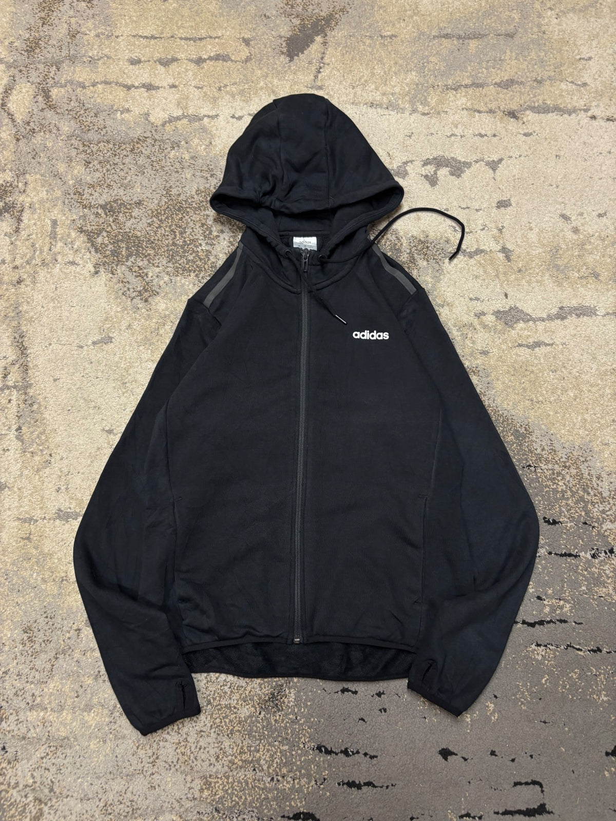 Bluza Adidas zipp, damskie w bardzo dobrym stanie rozmiar M, widok z przodu