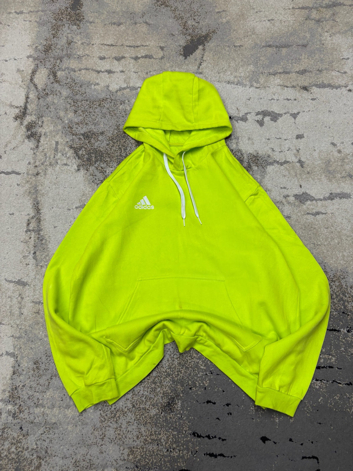 Bluza Adidas hoodie, damskie w bardzo dobrym stanie rozmiar L, widok z przodu