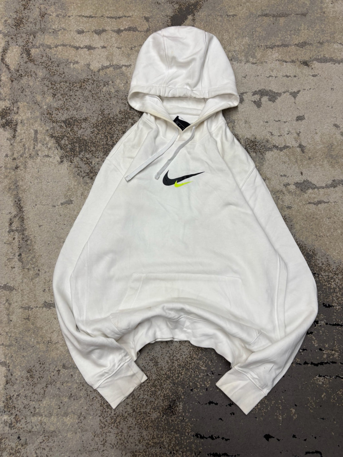 Bluza Nike hoodie, damskie w bardzo dobrym stanie rozmiar M, widok z przodu