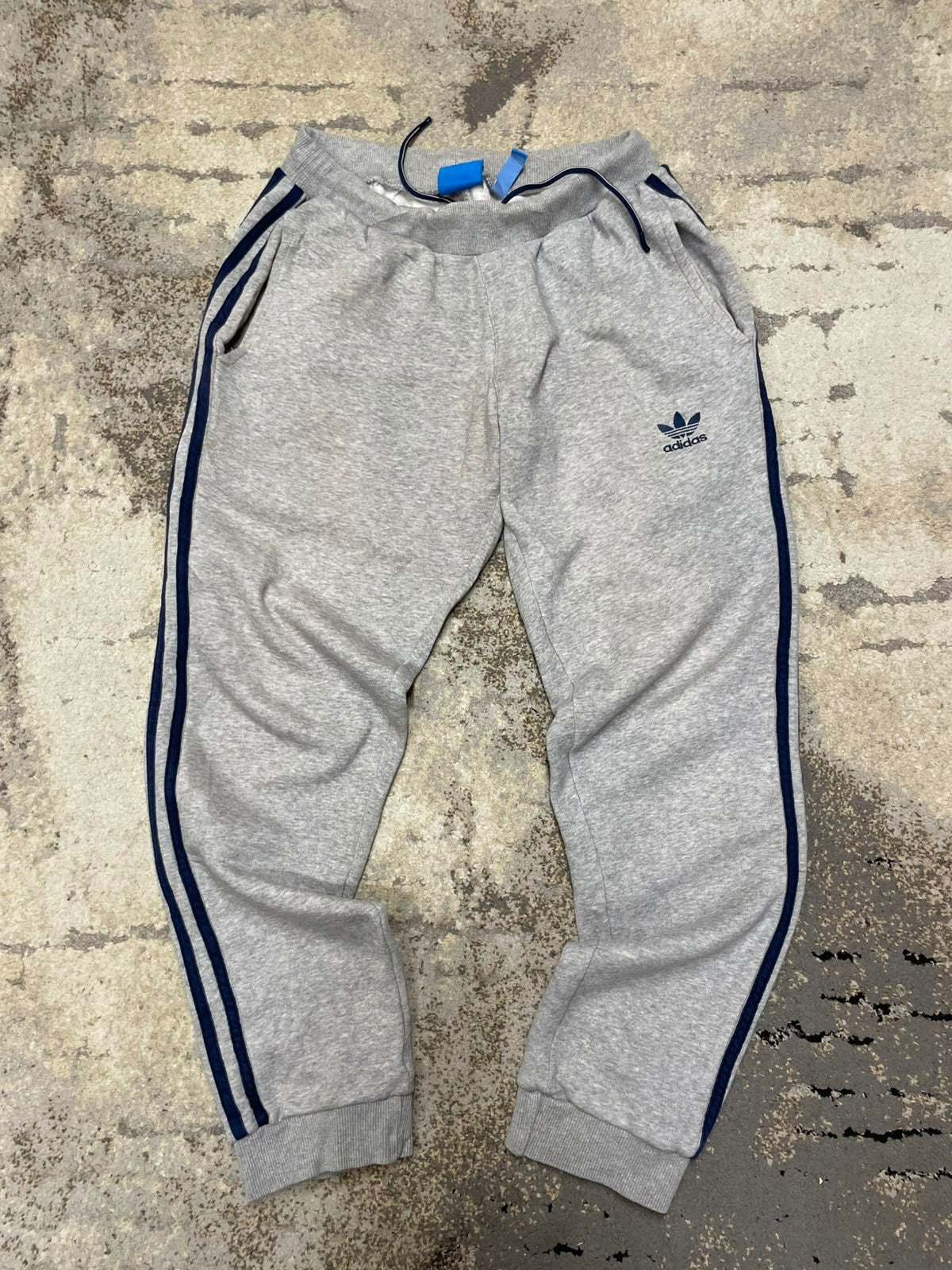 Dresy Adidas, męskie w bardzo dobrym stanie rozmiar S, widok z przodu