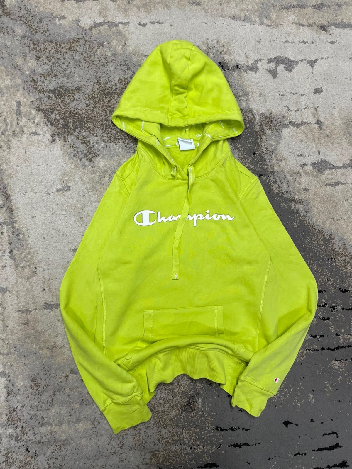 Bluza Champion hoodie, damskie w bardzo dobrym stanie rozmiar L, widok z góry