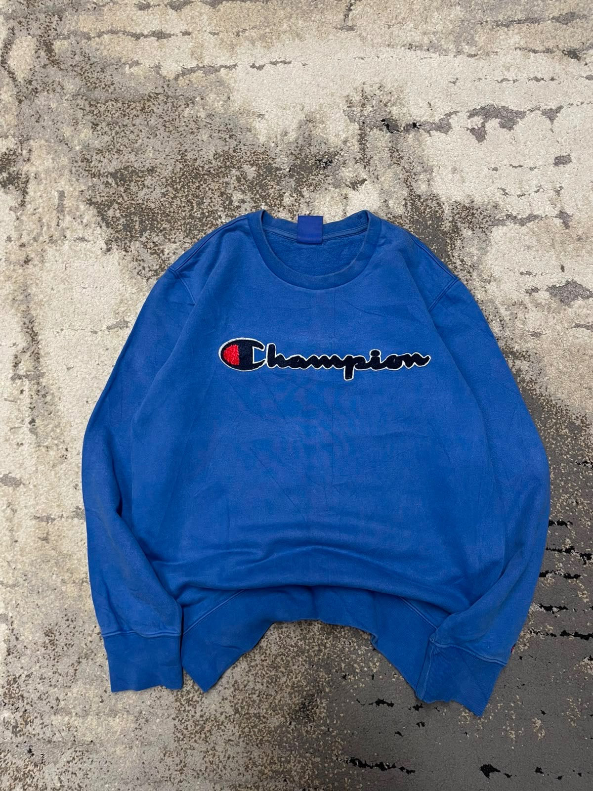 Bluza Champion crevneck, damskie w bardzo dobrym stanie rozmiar M, widok z przodu