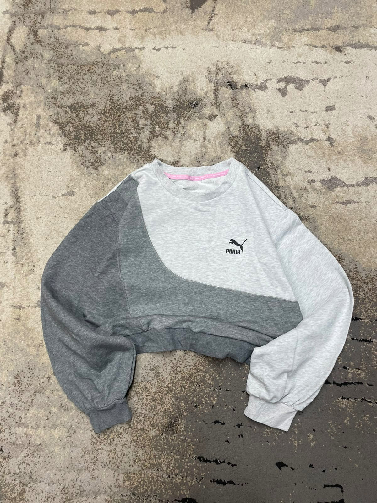 Bluza Puma crevneck, damskie w bardzo dobrym stanie rozmiar M, widok z przodu