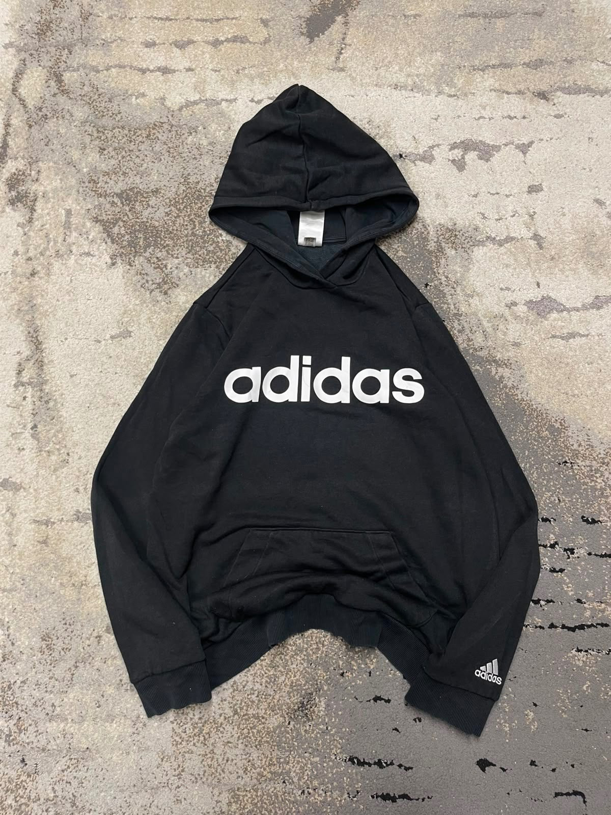 Bluza Adidas hoodie, damskie w bardzo dobrym stanie rozmiar L, widok z przodu