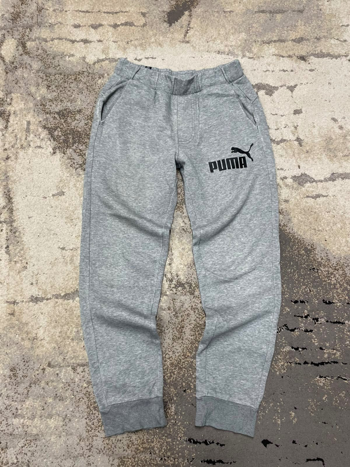 Dresy Puma, męskie w bardzo dobrym stanie rozmiar XS, widok z przodu