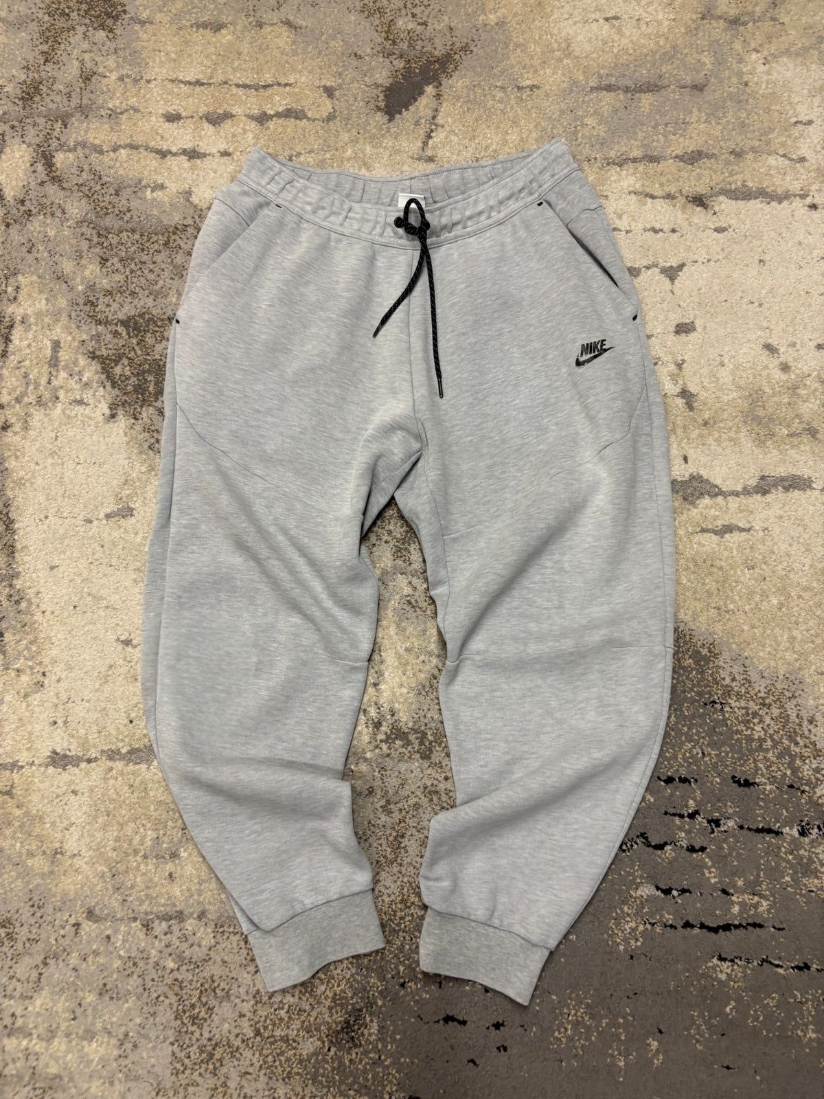 Dresy Nike Tech Fleece, męskie w dobrym stanie rozmiar L, widok z przodu