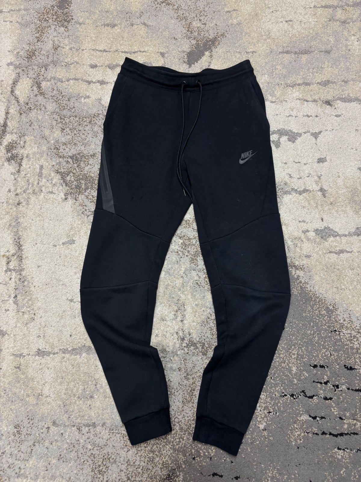 Dresy Nike Tech Fleece, damskie w bardzo dobrym stanie rozmiar XS, widok z przodu