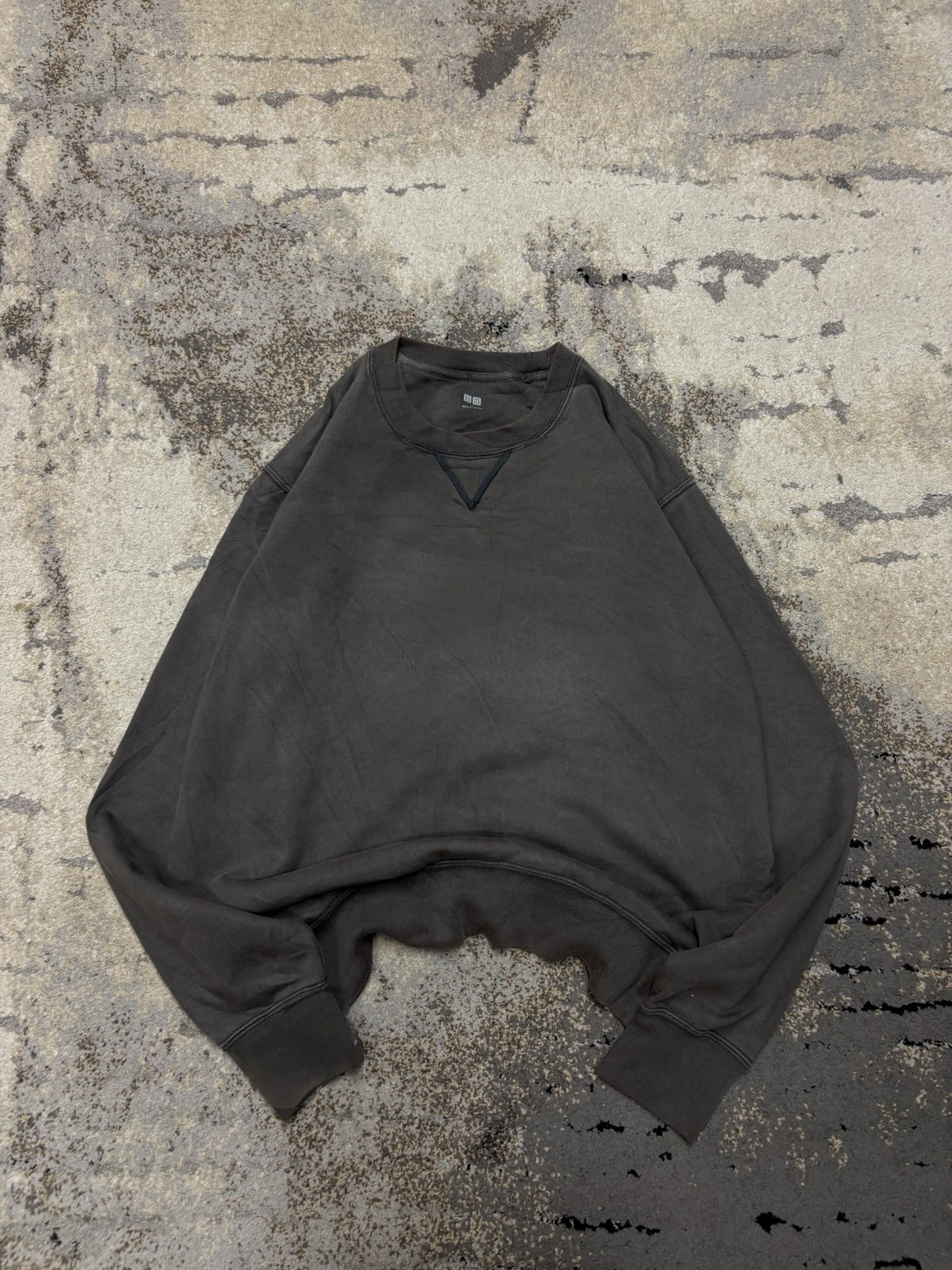 Bluza crevneck Uniqlo, męskie w bardzo dobrym stanie rozmiar M, widok z przodu