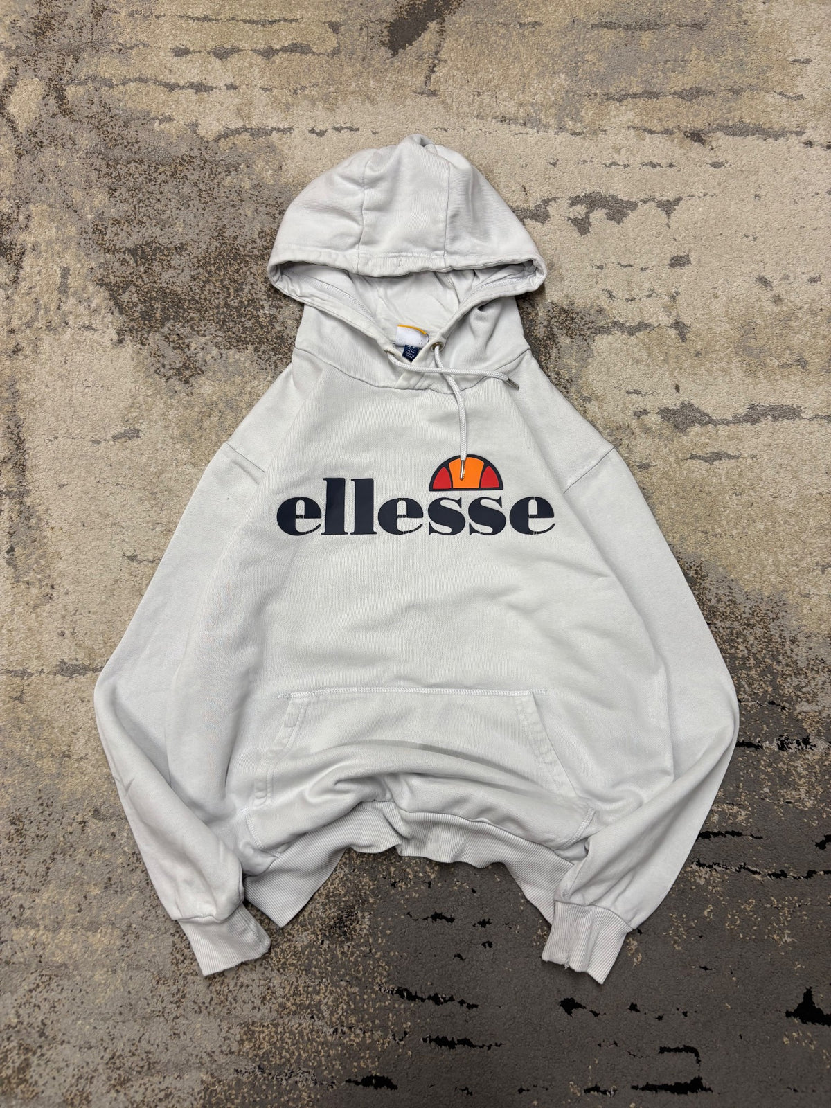 Bluza ellesse hoodie, damskie w bardzo dobrym stanie rozmiar S, widok z przodu