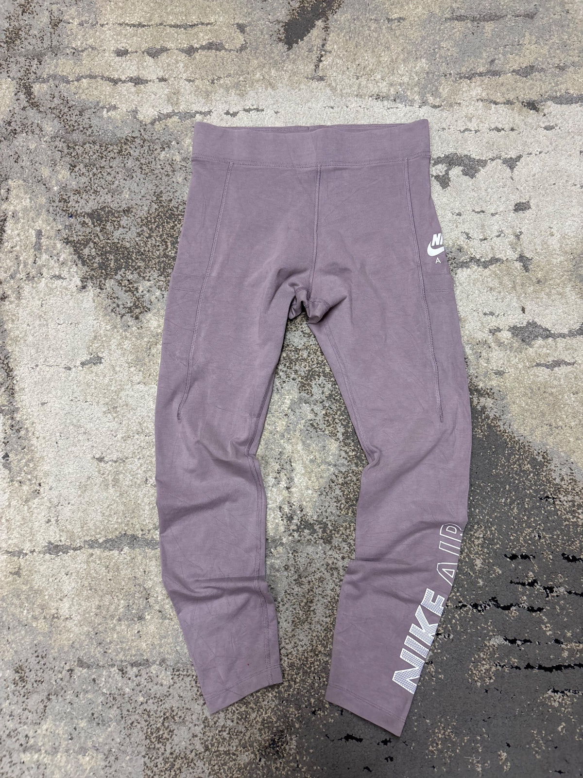 Legginsy Nike, damskie w bardzo dobrym stanie rozmiar M, widok z przodu