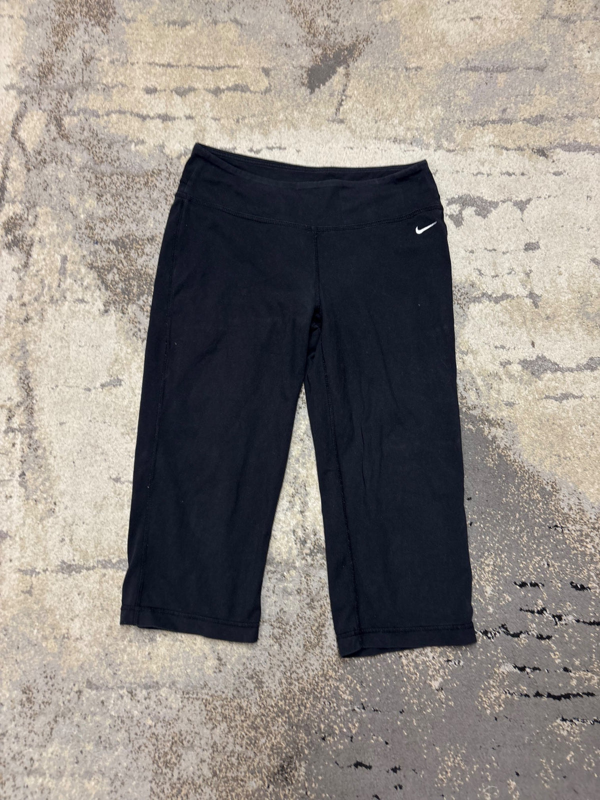 Legginsy Nike 3/4, damskie w bardzo dobrym stanie rozmiar S, detal