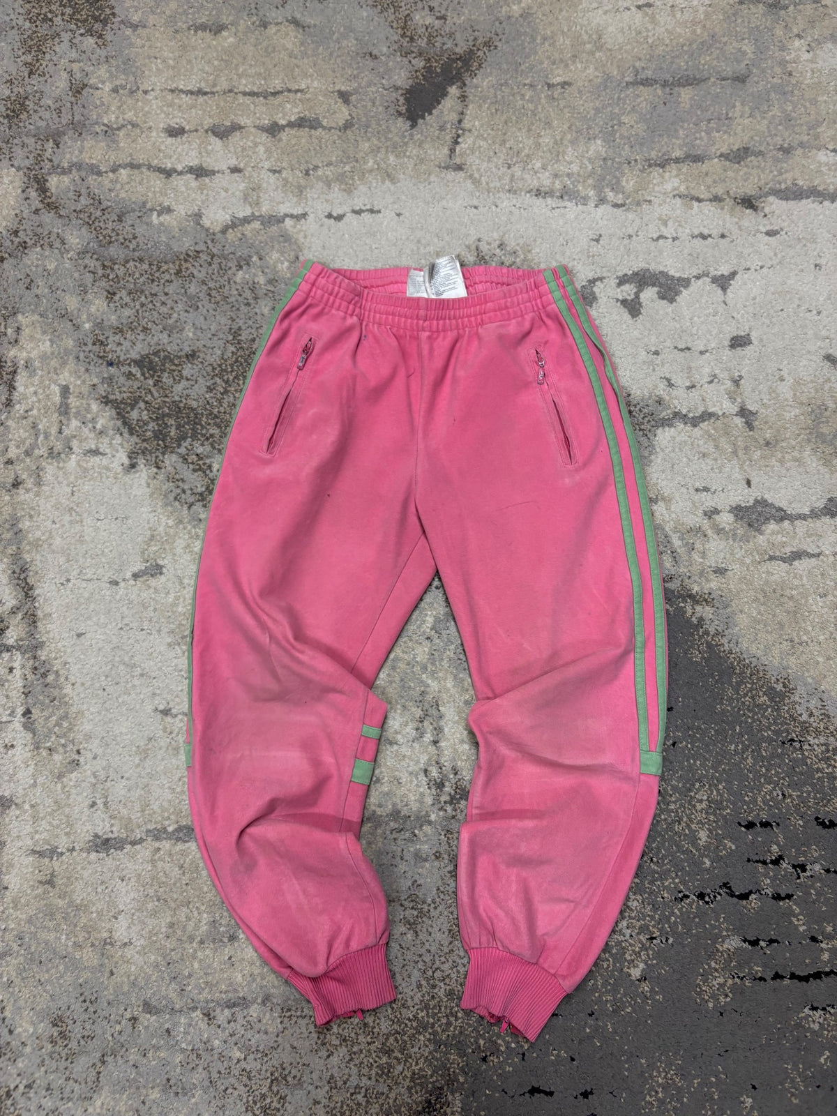 Dresy Adidas, dziecięce w dobrym stanie rozmiar 140 cm / 10 lat, detal