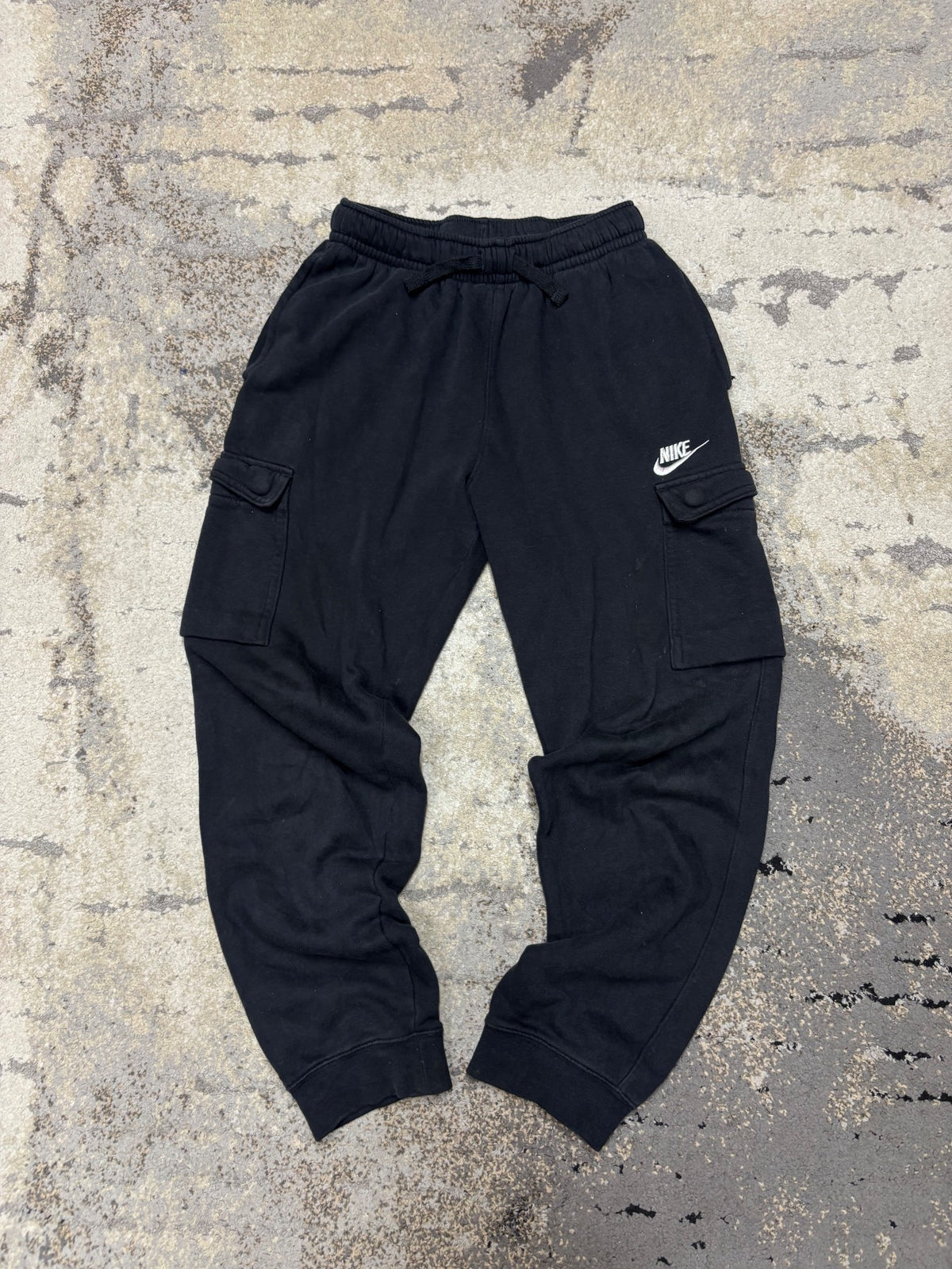 Dresy Nike, dziecięce w bardzo dobrym stanie rozmiar 146 cm / 11 lat, widok z przodu